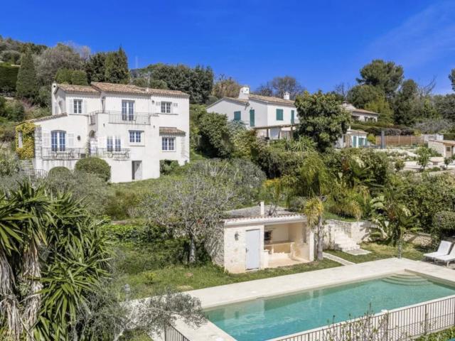 Élégante villa provençale rénovée avec vue mer à Saint Paul de Vence