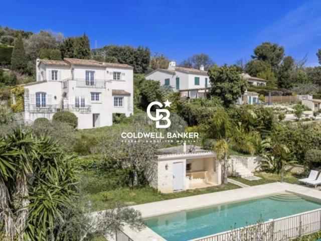 Élégante villa provençale rénovée avec vue mer à Saint Paul de Vence