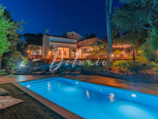 Élégante villa rénovée avec piscine à Fréjus Valescure