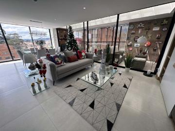 ELEGANTE Y MODERNO DEPARTAMENTO CON TERRAZA CUBIERTA, UBICACIÓN IDEAL Y VISTAS INCREÍBLES