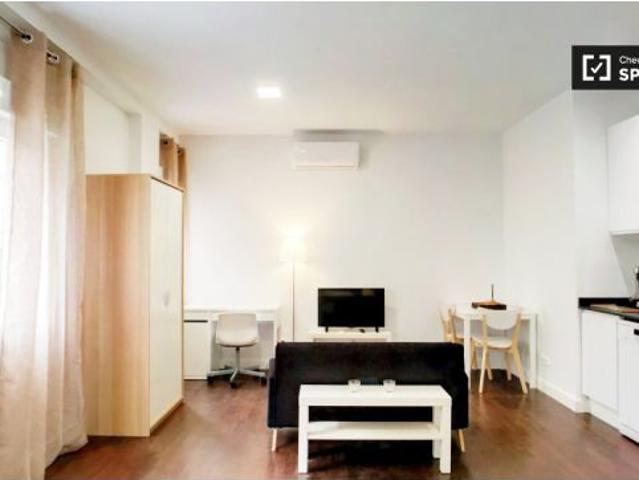 Elegante y nuevo apartamento estudio en alquiler en Ciudad Universitaria Bellas Vistas