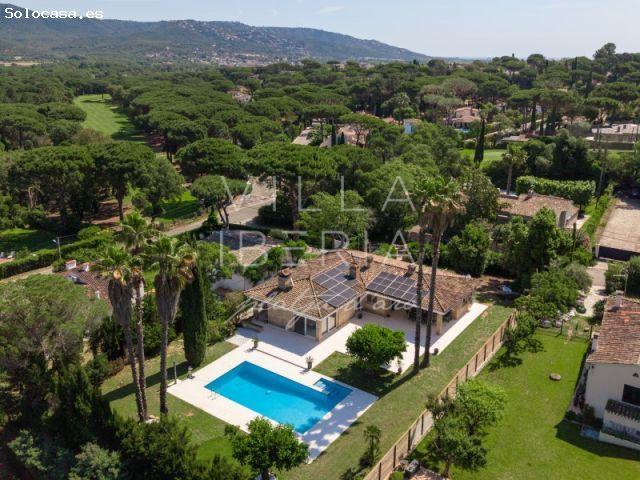 ELEGANTE Y CONFORTABLE VILLA CON PISCINA EN EL GOLF COSTA BRAVA