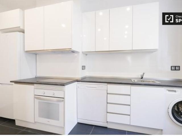 Elegante y espacioso apartamento de 2 dormitorios en alquiler en Chamberí