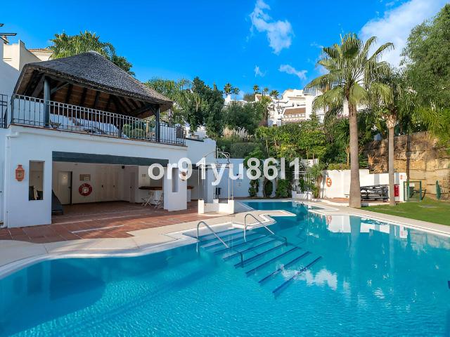 Elegante Adosado de Estilo Andaluz en las Alturas de Marbell. 165m² Istán