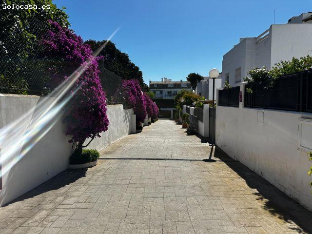 Elegante Adosado de 3 Dormitorios en Nagüeles, Marbella