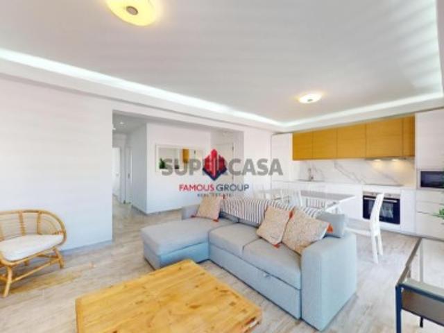 Elegante Apartamento T2 Totalmente Remodelado em Quarteira centro