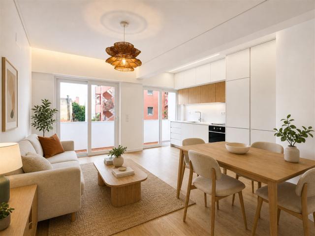 Elegante apartamento T2 totalmente renovado com elevador e v. 69m² São Vicente