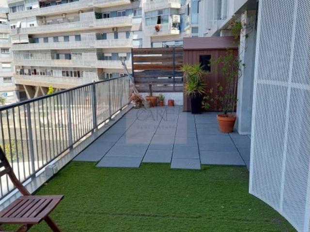 Elegante Apartamento T2 com Terraço, Jacuzzi e Estacionamento junto ao Saldanha