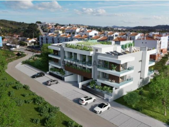 Elegante Apartamento T2 de arquitetura contemporânea com garagem e piscina no centro de Silves