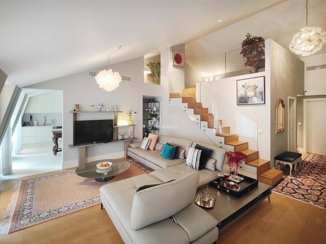 Elegante apartamento T3+1 a poucos passos da Avenida da Libe. 214m² Arroios