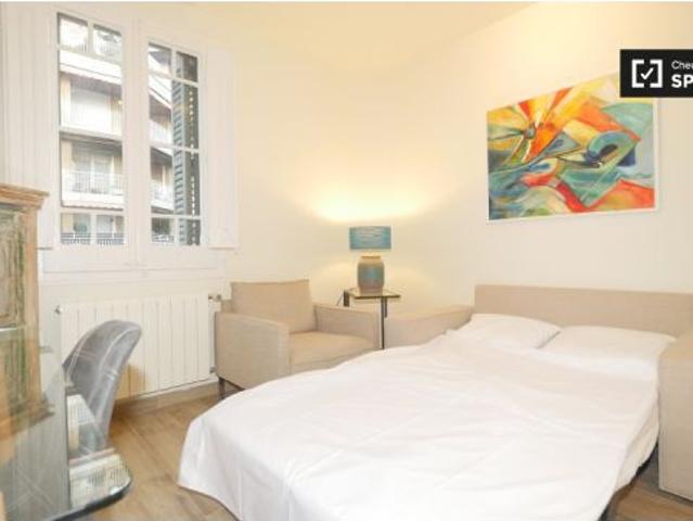 Elegante apartamento de 1 dormitorio con aire acondicionado en alquiler cerca de la Sagrada Familia