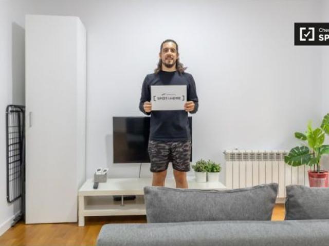 Elegante apartamento de 2 dormitorios con balcón en alquiler en diversos Lavapiés