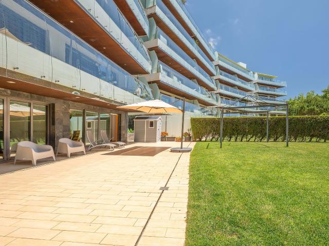 Elegante apartamento de 2 quartos com jardim privado em condomínio de prestígio Cascais