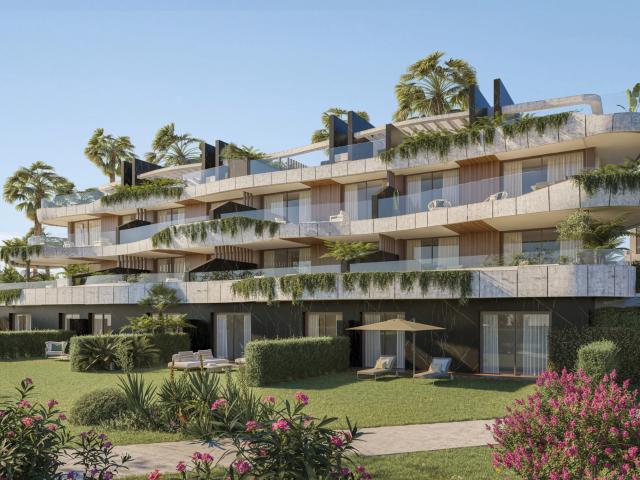 Elegante apartamento dúplex diseñado alrededor de la luz y la tranquilidad en Elviria Marbella Este