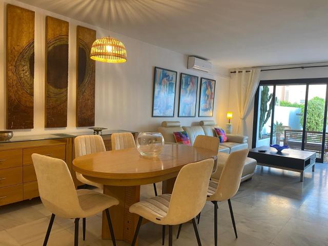 Elegante Apartamento en planta baja en Puerto Banus de Marbella