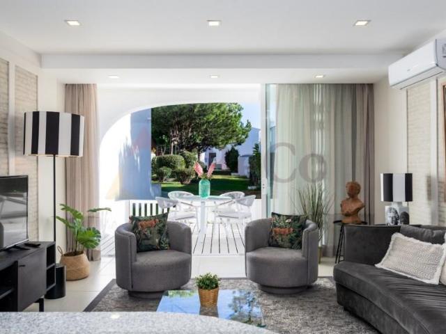 Elegante apartamento recentemente renovado em Vale do Lobo 83m² Almancil