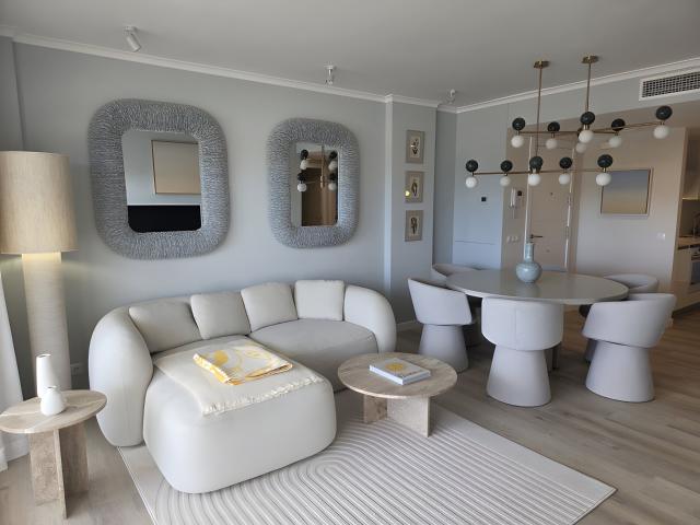 Elegante apartamento situado en la 2ª planta del moderno des. 104m² Marbella