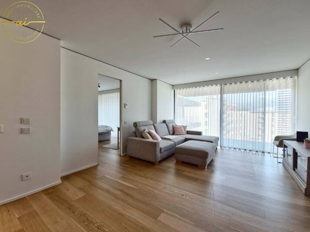 ELEGANTE APPARTAMENTO 3.5 LOCALI CON TERRAZZA E VISTA LAGO