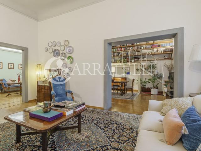 Elegante appartamento di circa 220 mq nel centro di Firenze. 240m² Firenze