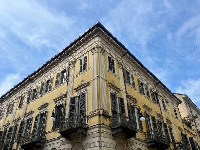 elegante appartamento in stabile d'epoca in centro