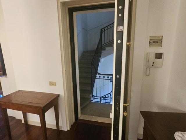 Elegante Appartamento Storico in Affitto nel Cuore di Padova