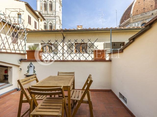 Elegante appartamento su due livelli con terrazza panoramica. 97m² Firenze