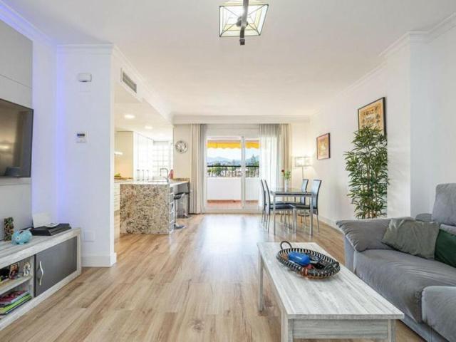 Elegante ático dúplex de 4 dormitorios en el corazón de San Pedro de Alcántara