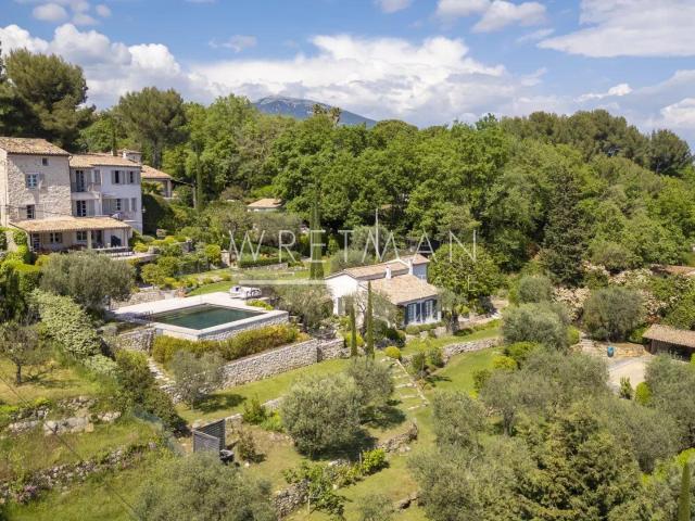 Près de Valbonne Élégante bastide du XVIIIe, Vue Mer, Mais. 257m² Valbonne