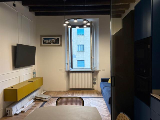 Elegante bilocale ristrutturato in zona Sant’Agostino Milano
