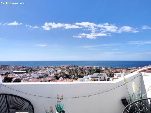 Elegante casa adosada con terraza con vista al mar en Arguineguin