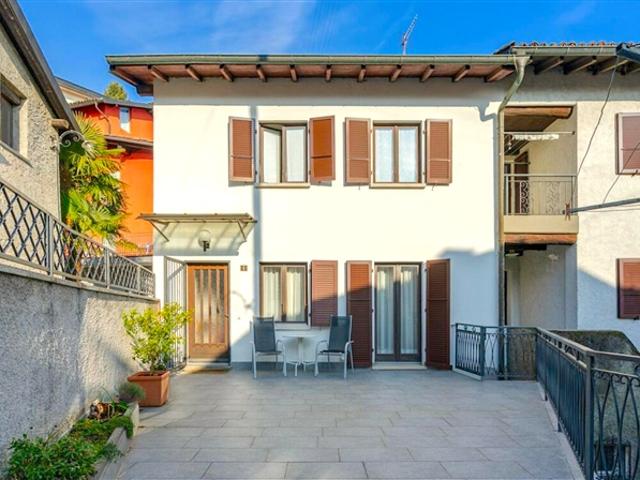 Elegante casa indipendente di 4.5 locali con garage, nel nucleo di Gravesano