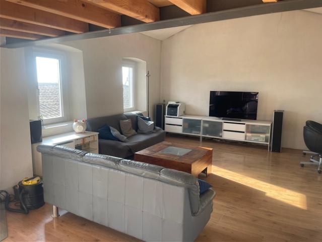 Elegante casa indipendente di 6 locali con balcone a Mendrisio