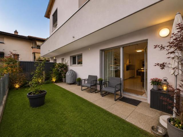 Elegante casa plurifamiliare di 3 appartamenti con giardino, Arbedo Castione