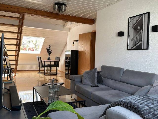 Elegante DG Wohnung im angesagten Viertel
