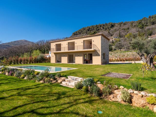 ELEGANTE DEMEURE NEUVE SUR LES HAUTEURS DE VENCE