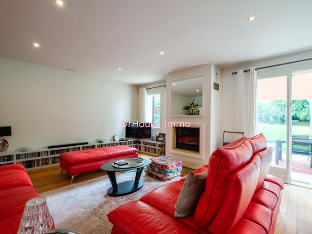 ELEGANTE DEMEURE FAMILIALE DE 7 PIECES EN EXCELLENT ETAT 230 M2 ENV.: UN HAVRE DE PAIX AUX PORTES DE PARIS