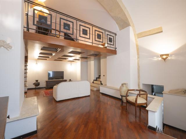 Elegante Dimora Storica nel Cuore di Lecce 220m² Lecce