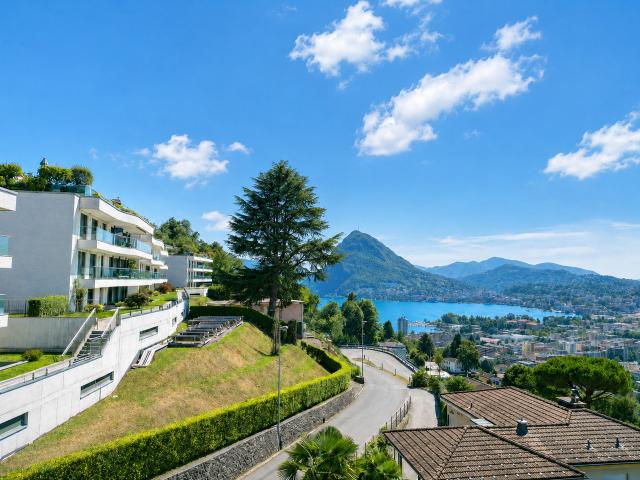 Elegante Ferienwohnung mit Terrasse und Panoramablick auf den See und