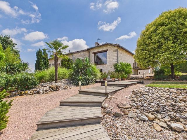 Élégante Ferme en Pierre avec Piscine de 18 m et 17 hectares. 265m² Gaillac