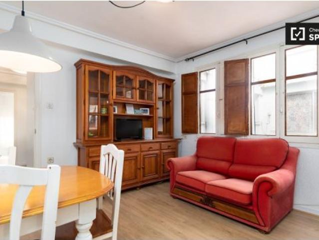 Elegante habitación en alquiler en apartamento de 3 dormitorios en Jesús