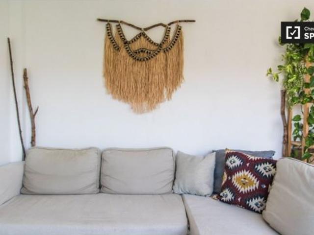 Elegante habitación en alquiler en apartamento de 3 dormitorios en Poblats Marítims