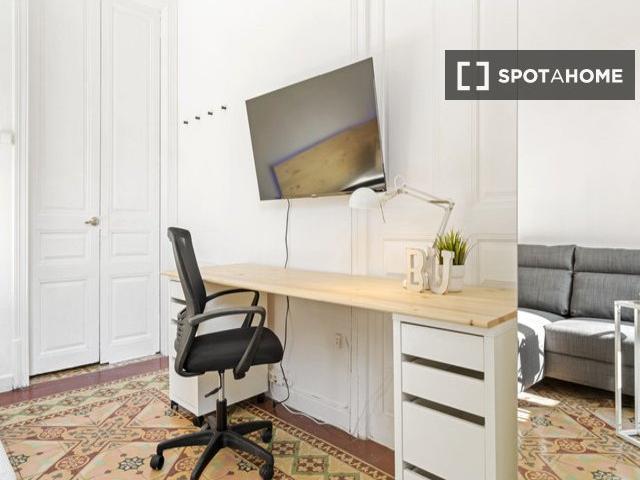 Se alquila habitación en piso compartido, la Dreta de l'Eixample