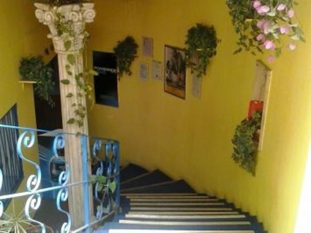 elegante locale cantinato