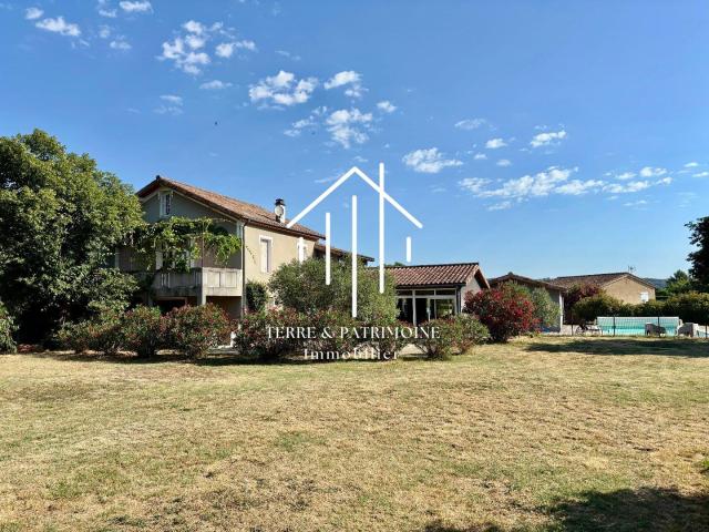 Élégante maison bourgeoise à Lanas 256m² Lanas