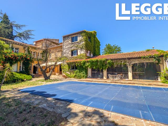 Élégante maison bourgeoise avec piscine à Carcassonne Charme d’époque, grands volumes et fort potentiel