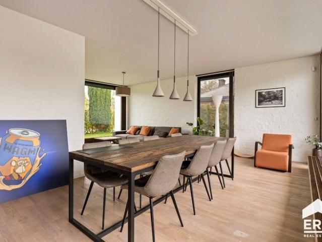 ÉLÉGANTE MAISON D’ARCHITECTE DANS UN QUARTIER CALME HAMME