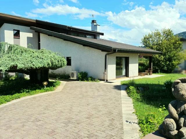 Élégante maison d’architecte de type 8 à Armoy