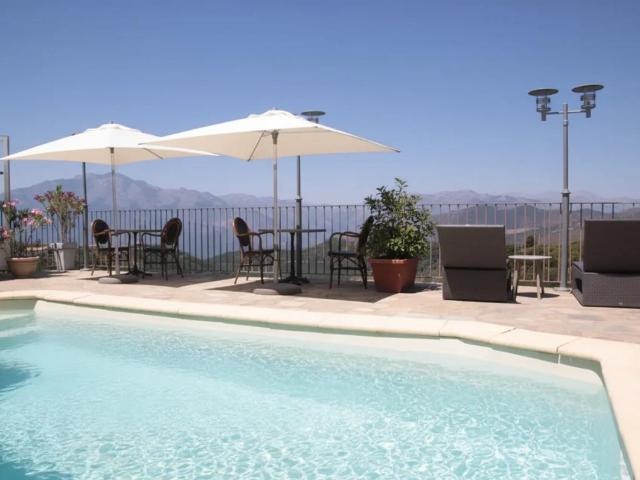 Élégante maison de 10 pièces avec piscine à Mazzola