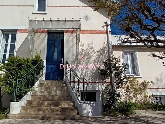 Élégante Maison de 4 Pièces avec Jardin Arboré et Garage, Centre de Tours