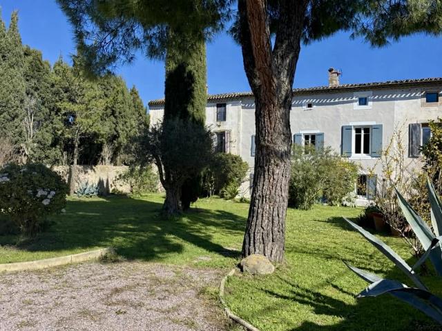 Élégante maison de caractère avec jardin à Carcassonne